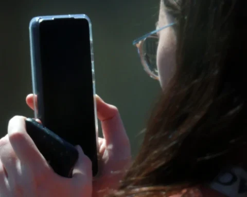 Kamerlid Kathmann pleit voor bewustwording van digitale nalatenschap en bescherming wachtwoorden