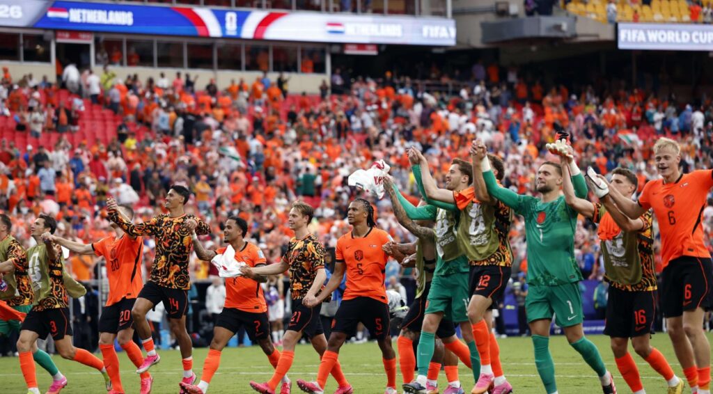 Koeman vraagt om meer verdedigende soliditeit terwijl Oranje zich voorbereidt op Marokko; Gakpo speelt