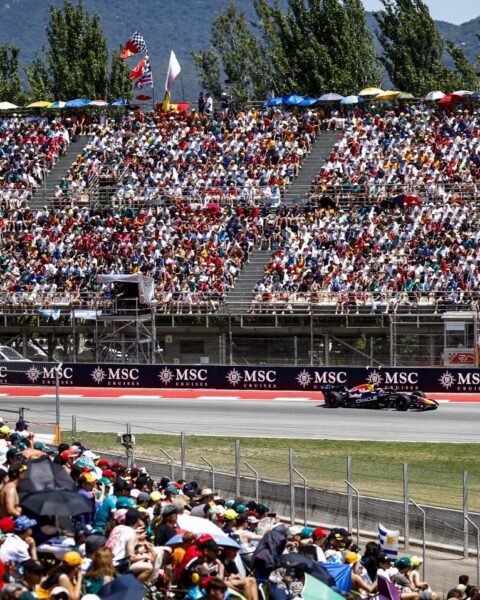 Max Verstappen finisht als vierde in Spanje, Lewis Hamilton behaalt eerste overwinning voor Ferrari