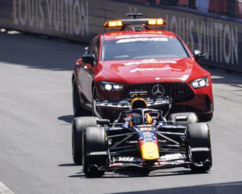 Max Verstappen verliest Monaco GP na motorstoring bij de start