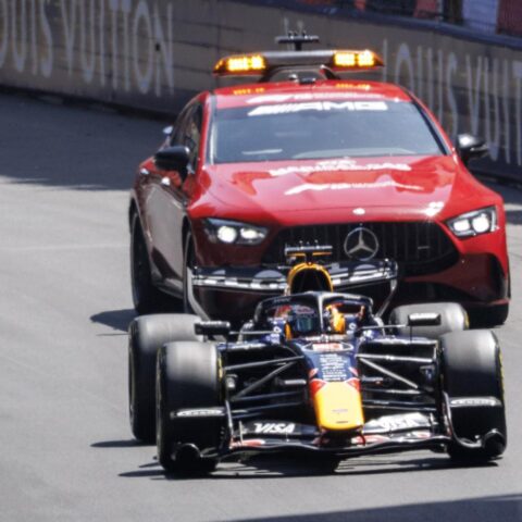 Max Verstappen verliest Monaco GP na motorstoring bij de start