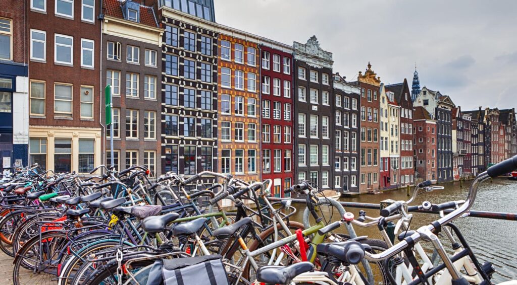 Meer dan 800.000 Nederlanders wonen in warme gebieden zonder voldoende bomen en groen