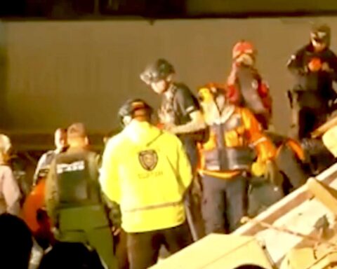 Nederlands reddingsteam vertrekt naar Venezuela met 65 mensen en 8 honden