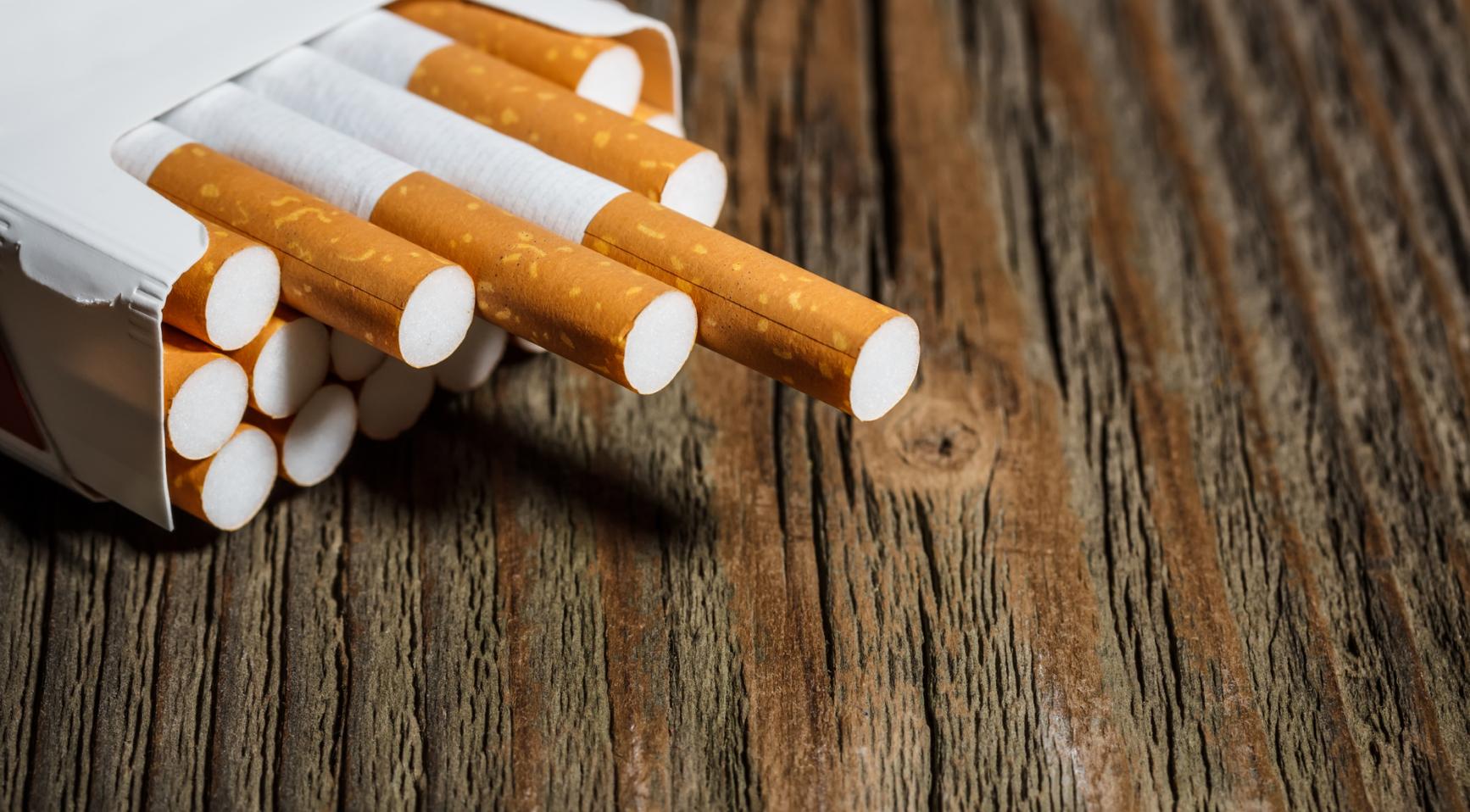 Nederlandse artsen dienen klacht in tegen Philip Morris om misleidende advertentiecampagne