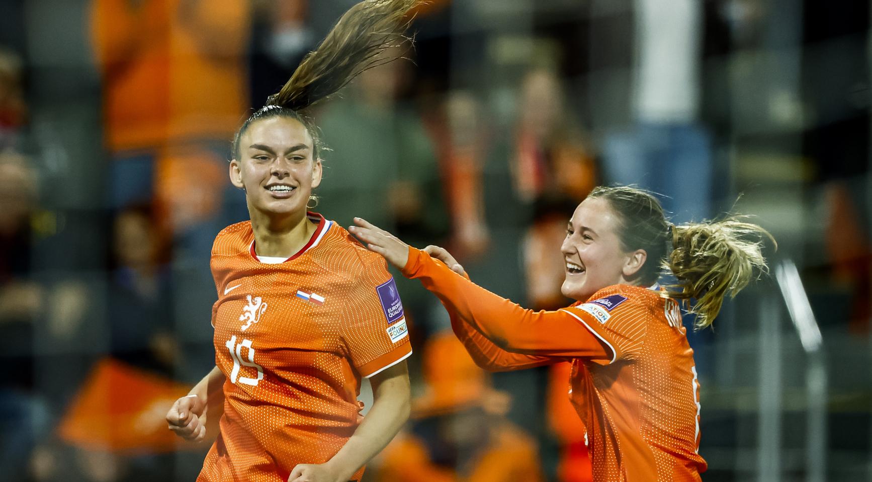 Oranje Leeuwinnen moeten via play-offs naar het WK ondanks 3-1 overwinning op Polen