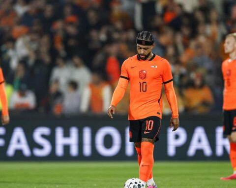 Oranje verliest van Algerije na late overwinning in voorbereiding op WK
