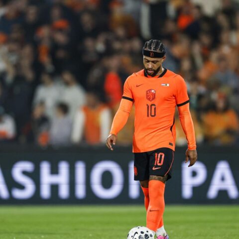 Oranje verliest van Algerije na late overwinning in voorbereiding op WK