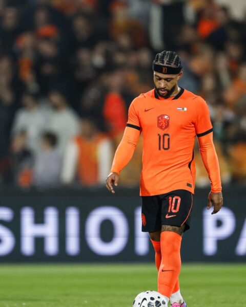 Oranje verliest van Algerije na late overwinning in voorbereiding op WK