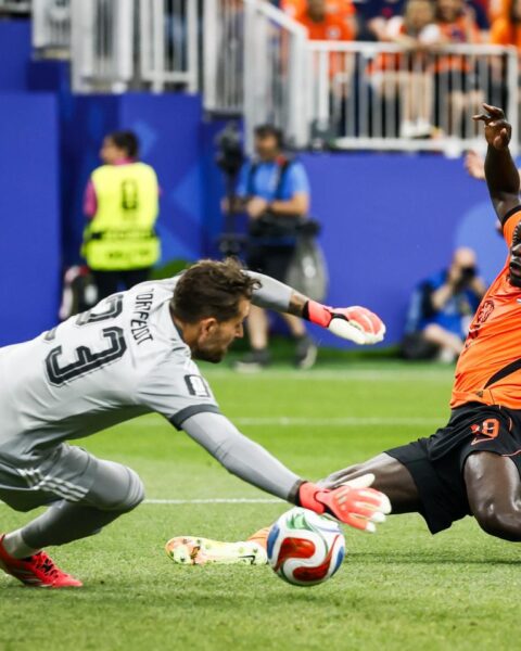 Oranje verslaat Zweden met 5-1 en nadert knockoutfase van het WK