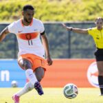 Oranje worstelt naar 2-1 overwinning op Uzbekistan; Keeper geblesseerd voor WK-opening