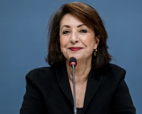 Oud-Kamervoorzitter Arib en Tweede Kamer bereiken oplossing na anonieme klachten