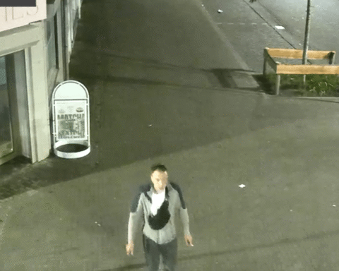 Politie publiceert foto's en zoekt hulp bij identificatie van man die twee vrouwen in Utrecht heeft aangevallen