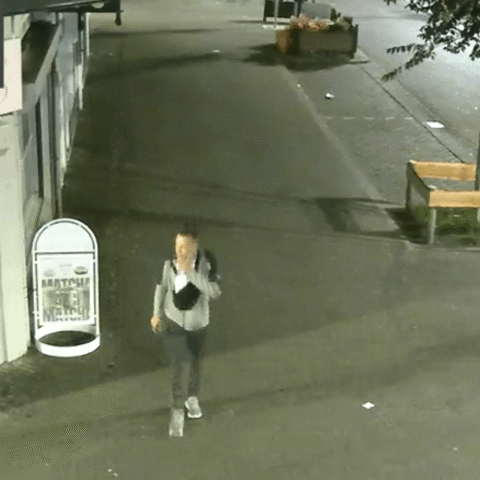 Politie publiceert nieuwe beelden van man die gezocht wordt voor aanvallen op twee fietsende vrouwen in Utrecht
