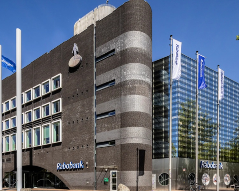 Rabobank verkoopt kantoor op het Keizer Karelplein in Nijmegen amid afname van fysieke bankbezoeken