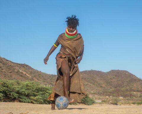 Rael Lomoti verlaat professioneel voetbal om verkoop van meisjes in Kenia te stoppen