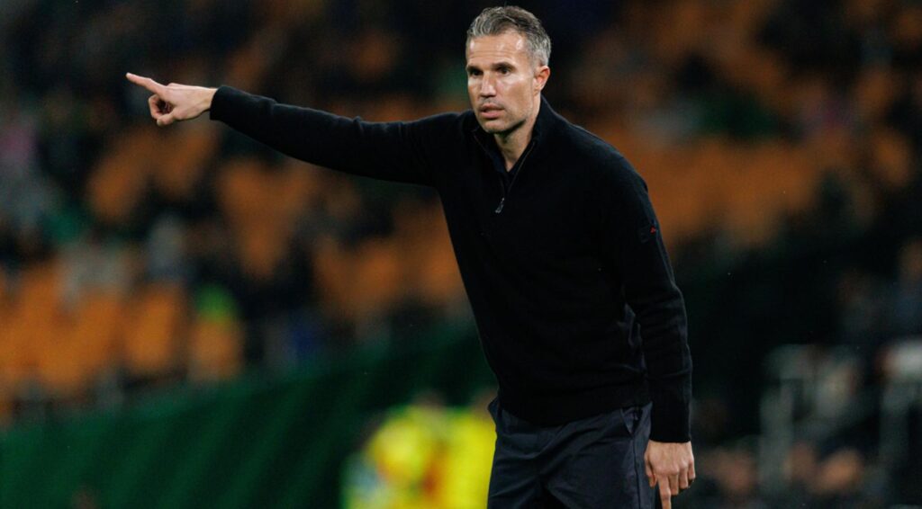 Robin van Persie beëindigd als hoofdcoach van Feyenoord, nieuwe directie kiest voor frisse start
