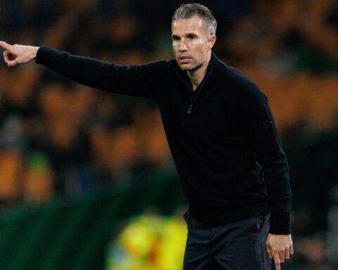Robin van Persie beëindigd als hoofdcoach van Feyenoord, nieuwe directie kiest voor frisse start
