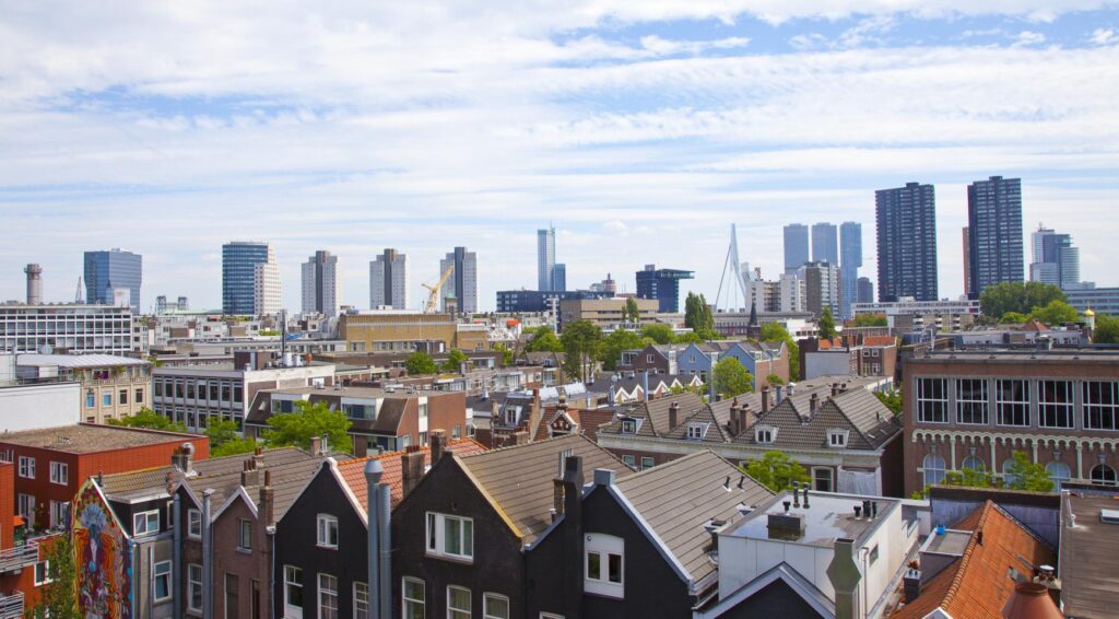 Rotterdam presenteert €5,1 miljard coalitieplan gericht op huisvesting, mobiliteit en groei