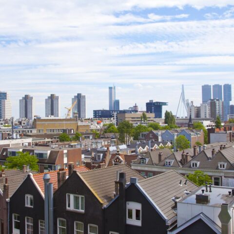 Rotterdam presenteert €5,1 miljard coalitieplan gericht op huisvesting, mobiliteit en groei