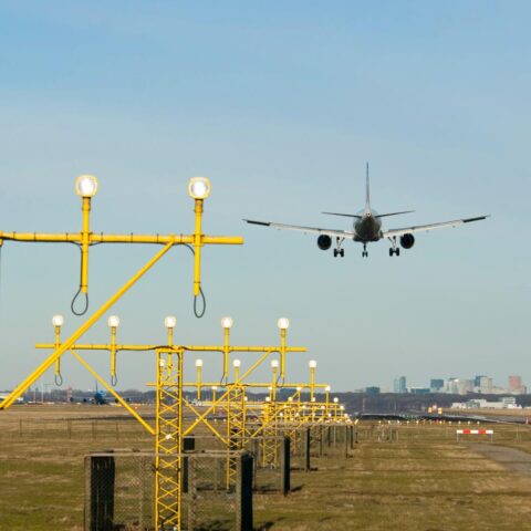 Stiller vliegtuiggeluid rond Schiphol door stillere toestellen, reacties meten