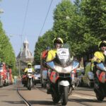 Straten in Amsterdam afgesloten terwijl ziekenwagens kinderen op vrolijke rit naar Artis brengen