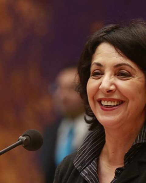 Tweede Kamer legt intern geschil met voormalige voorzitter Khadija Arib na mediation bij