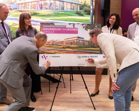 VanWonen en Dons & Troost ondertekenen overeenkomst voor nieuw kantoor in Zwolle