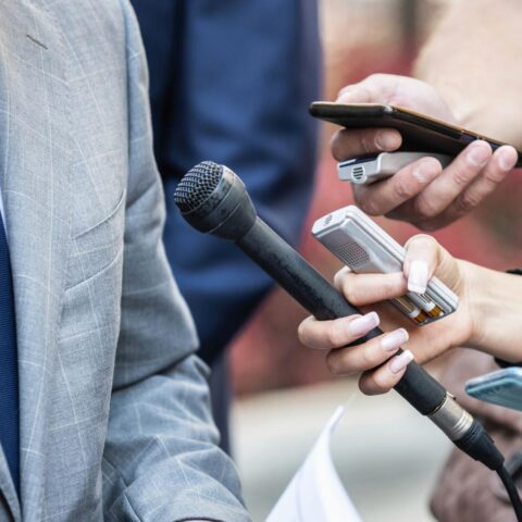 Vertrouwen en interesse in nieuws blijven dalen in Nederland, rapport constateert