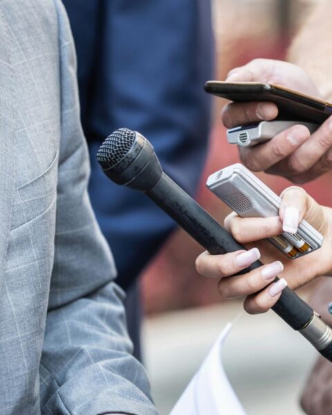 Vertrouwen en interesse in nieuws blijven dalen in Nederland, rapport constateert