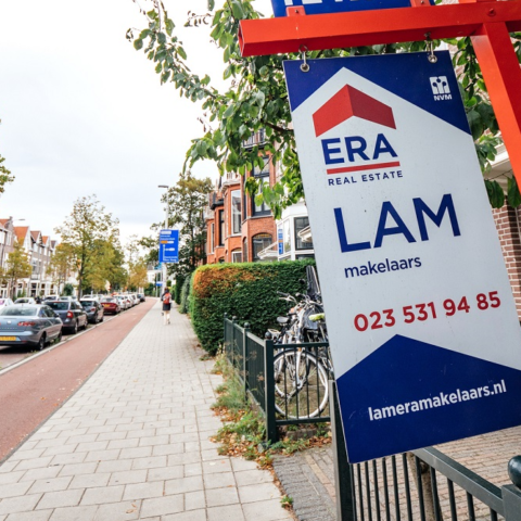 Woningmarkt toont eerste tekenen van afkoeling, ondanks voortdurende activiteit en stijgende prijzen