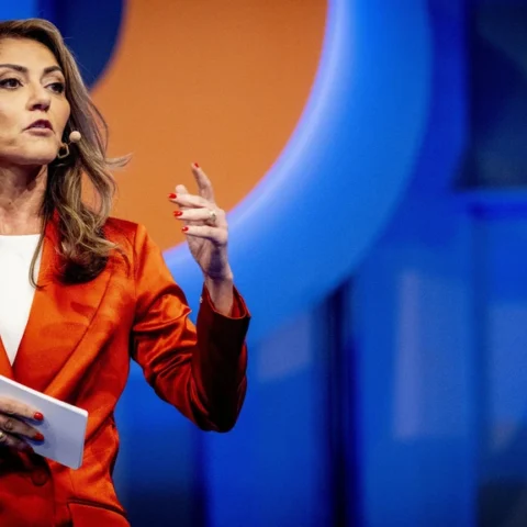 Yesilgöz op VVD-congres: vakbonden en links moeten economie ondersteunen, zegt Brekelmans
