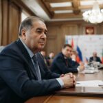 Ondanks sancties houdt Russische oligarch Oesmanov via financiering greep op internationale schermbond FIE