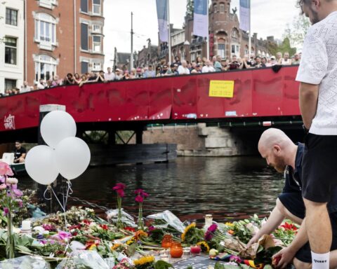 65% van LGBTQIA+ gemeenschap maakt zich zorgen over veiligheid Pride Amsterdam na aanval in Berlijn