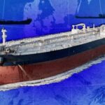 Moskou's vlaggenfabriek: hoe gesanctioneerde tankers worden witgewassen op zee