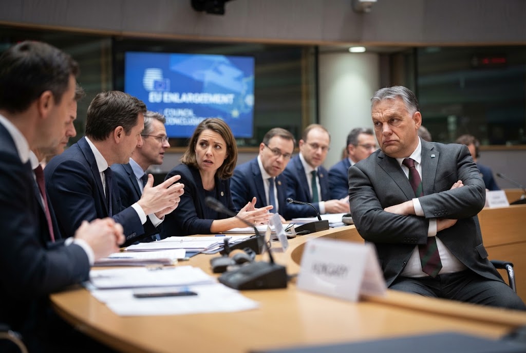 Hongarije blokkeert opening nieuwe clusters EU-toetreding Oekraïne, verlamt belangrijke veiligheidsbesluiten