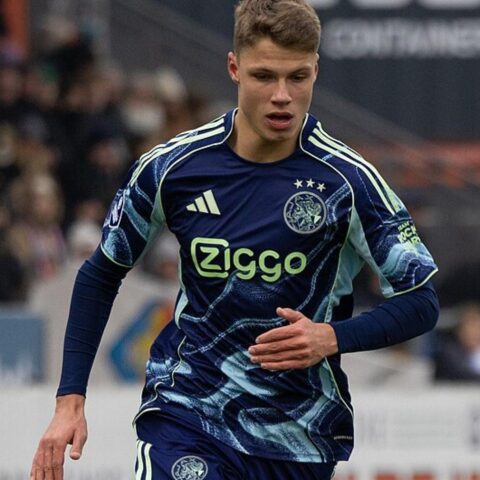 Ajax bereikt €27 miljoen deal voor verkoop van Sean Steur aan Newcastle