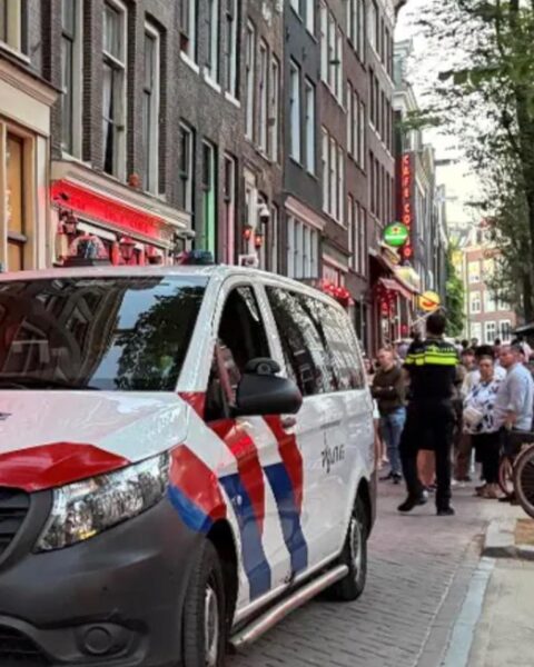Amsterdamse politie roept uitgebuite Roemeense sekswerkers op om zich te melden