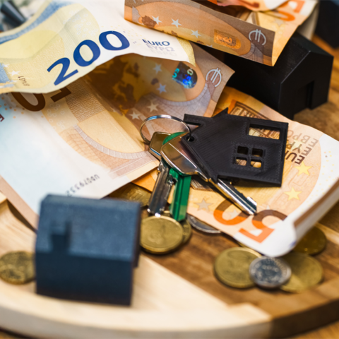 Daling hypotheekaanvragen voor het eerst in drie jaar, stabilisatie voor woning kopen onder jongere kopers