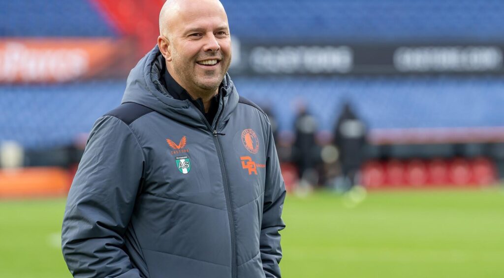 Druk op Oranje om nieuwe nationale coach te vinden na afwijzing door Arne Slot