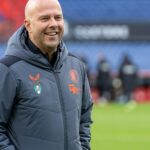 Druk op Oranje om nieuwe nationale coach te vinden na afwijzing door Arne Slot