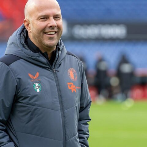 Druk op Oranje om nieuwe nationale coach te vinden na afwijzing door Arne Slot