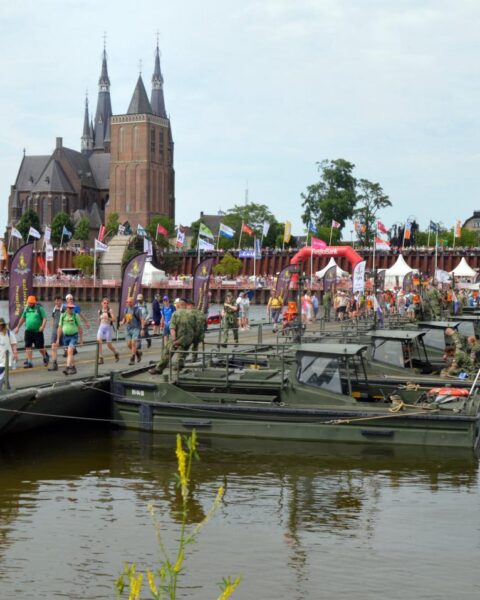 Extra treinen en nachtdiensten toegevoegd voor Nijmeegse Vierdaagse wandeltocht