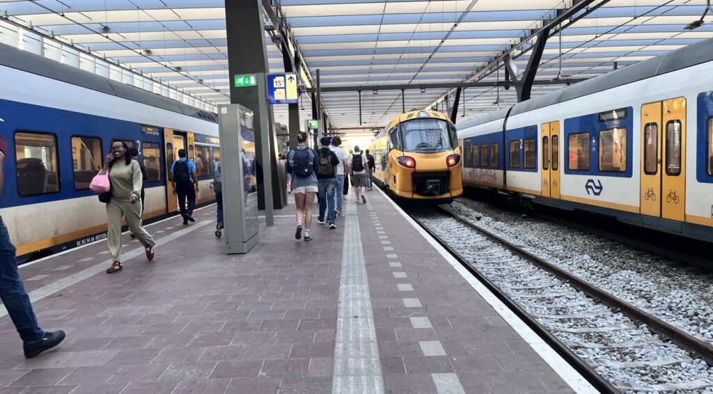 FNV kondigt 24-uurs staking in het openbaar vervoer aan op 9 september