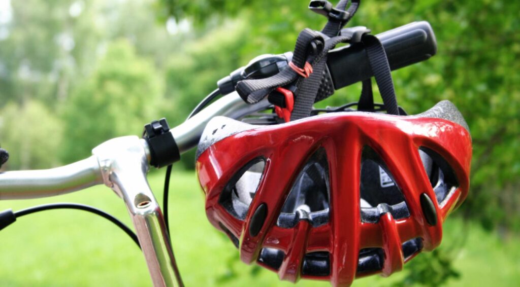 Gebruik van helmen stijgt onder Nederlandse fietsers, vooral bij oudere rijders en e-bike gebruikers