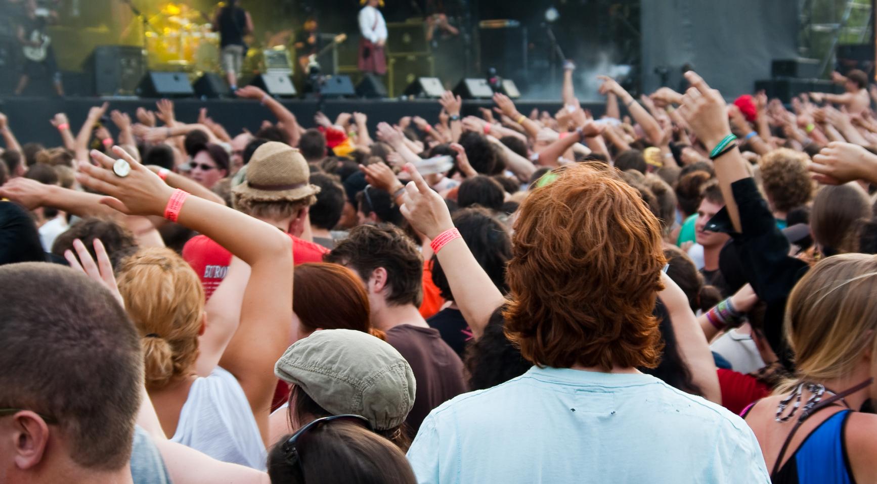 Geen gratis water op Legends of Rock-festival in Arnhem, vijf mensen gewond door hitte