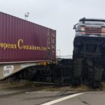 Goederentrein deraillet na botsing met vrachtwagen in Europoort, Rotterdam