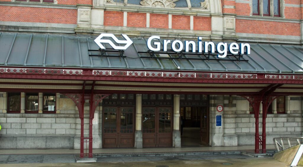 Groningen station-elevator buiten gebruik tot februari 2027 na vandalisme tijdens Koningsnacht