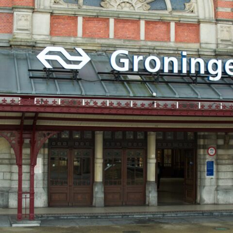 Groningen station-elevator buiten gebruik tot februari 2027 na vandalisme tijdens Koningsnacht