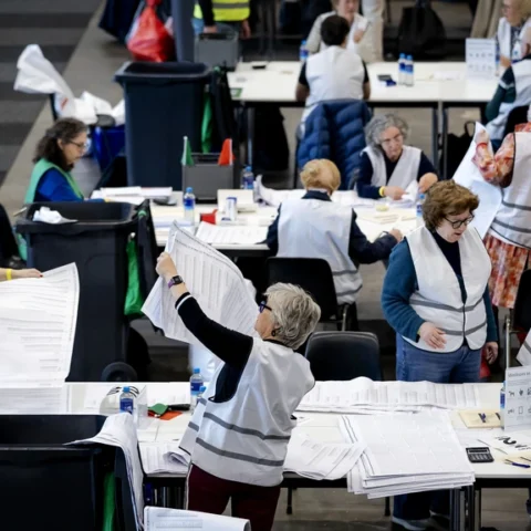 Groot stembiljet verdwijnt, kleinere versie met partijklogo's voor Europese verkiezingen 2029