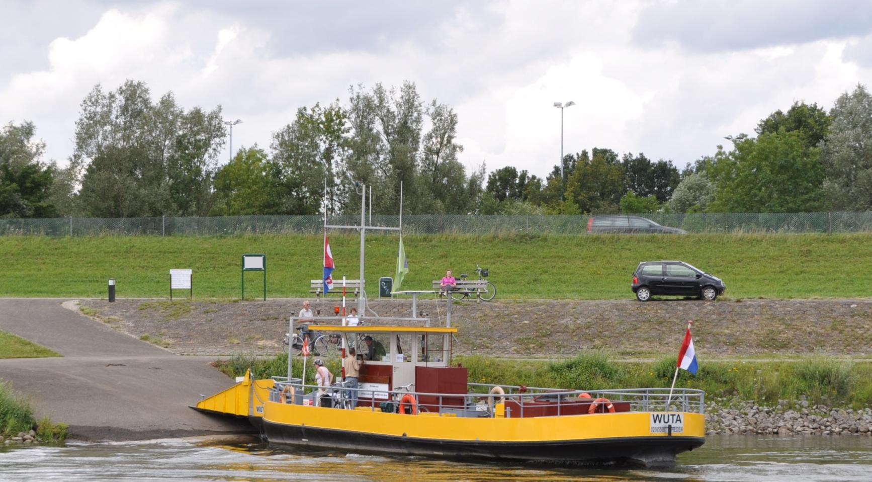 Laag waterniveau stopt belangrijke veerdiensten op Waal en IJssel